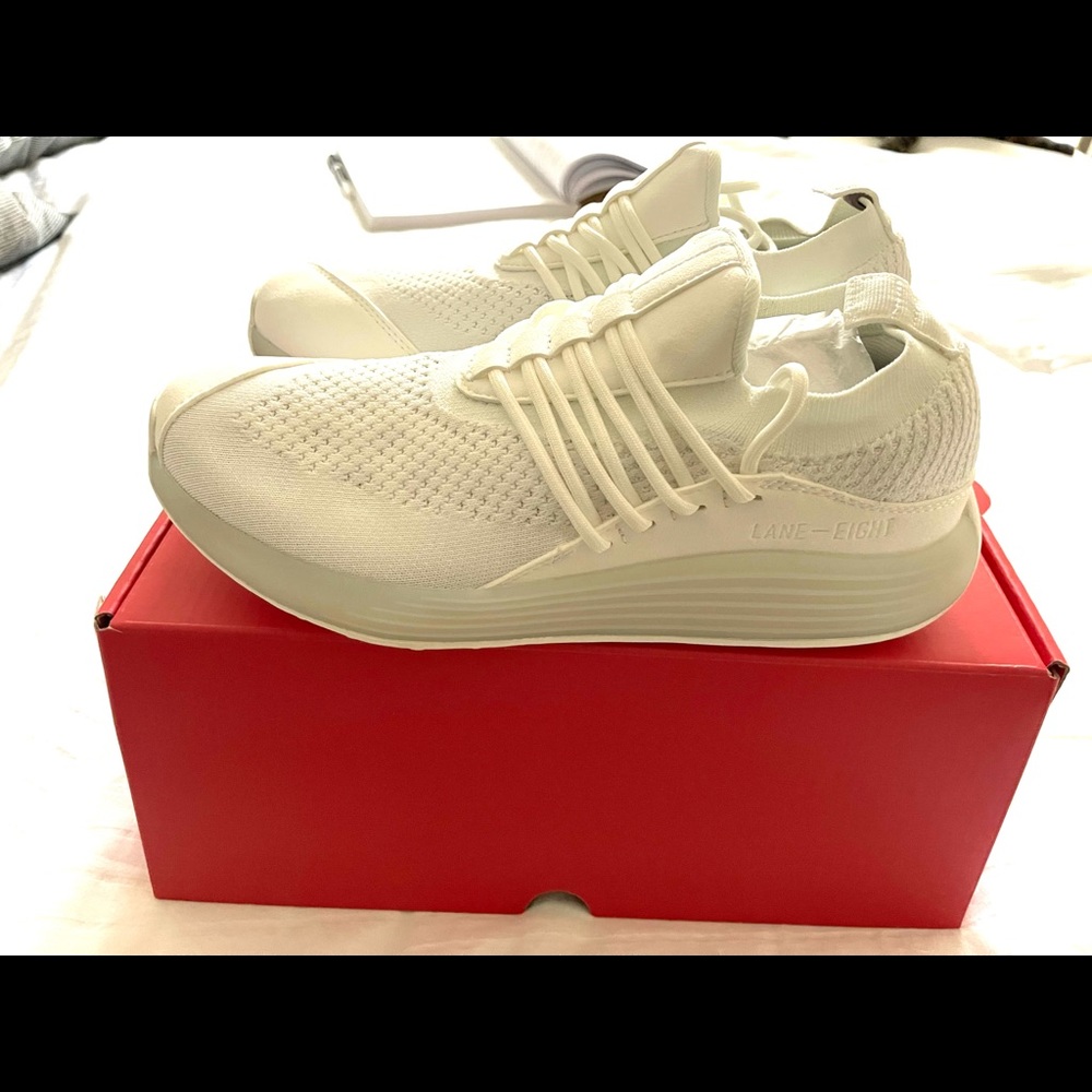 LANE EIGHT Women’s Trainer AD 1